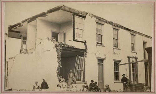 Image depicting earthquake damage/aftermath